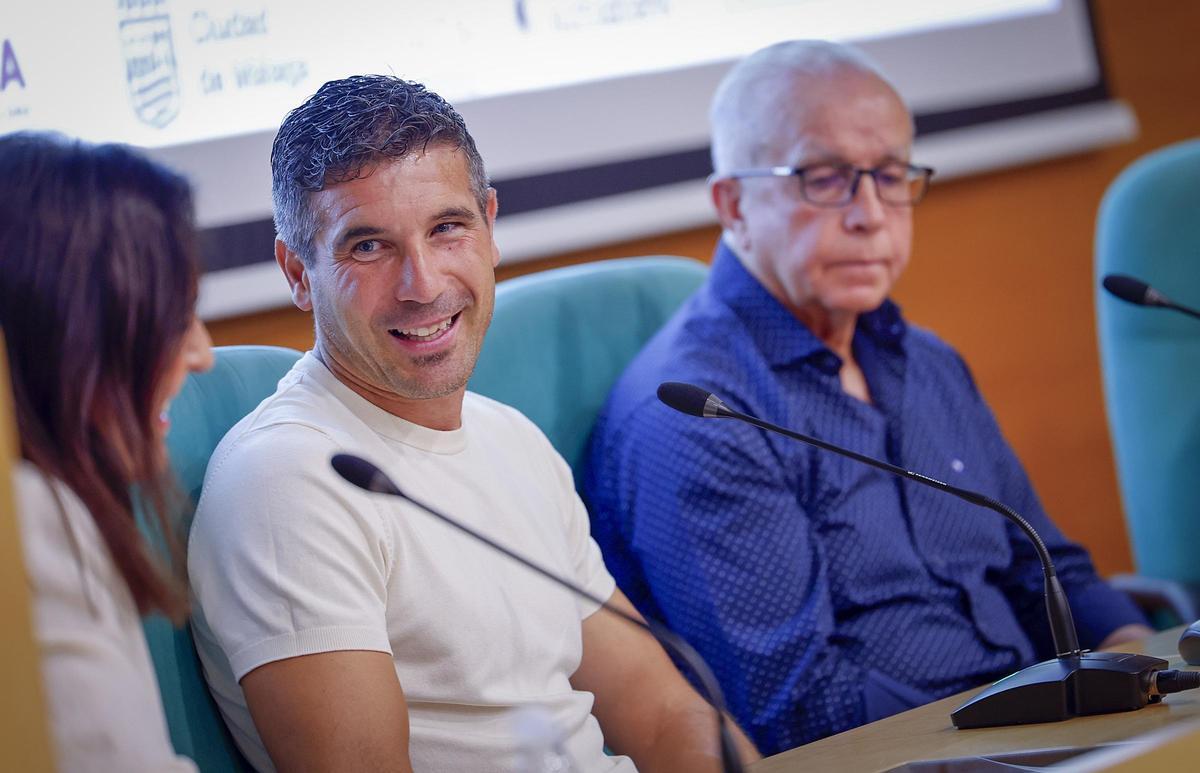 Juanfran Funes en una de la intervenciones de la mesa redonda del curso de verano
