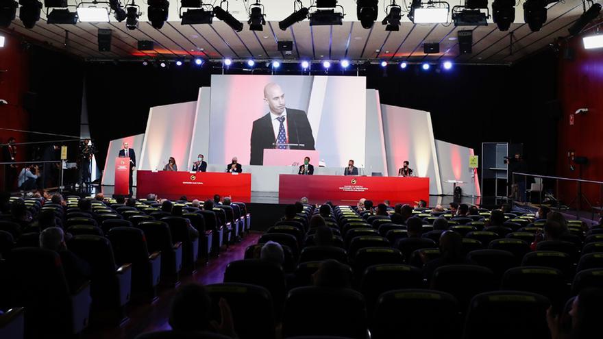 Imagen de una de las asambleas de la RFEF en su sede de Las Rozas, en Madrid.