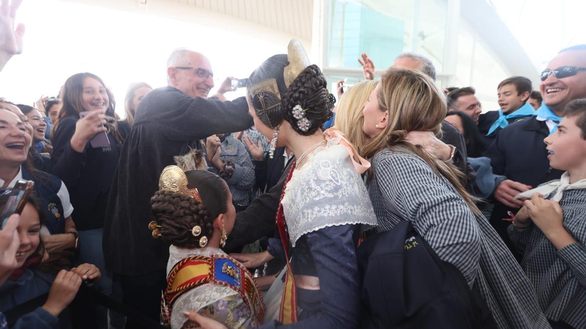 L' Antiga festeja su tercer triunfo consecutivo del Ninot Indultat