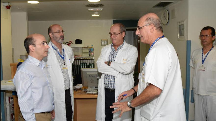 Visita del director del SCS a Urgencias del Hospital Insular.