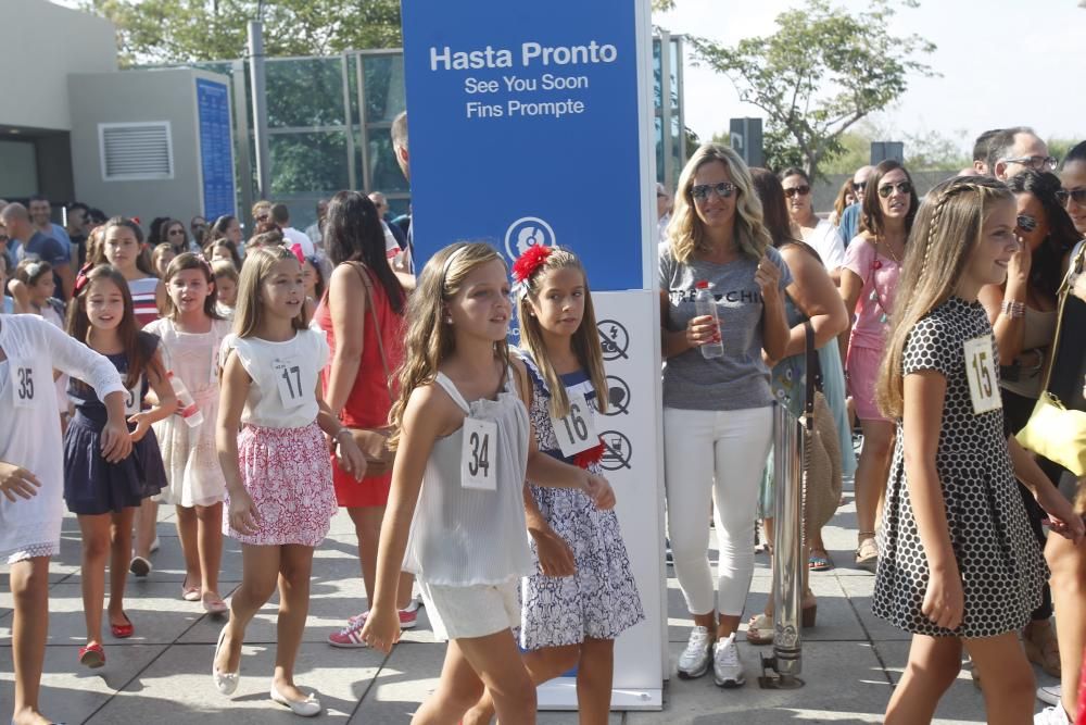 Las candidatas a la Corte de Honor Infantil, en l'Oceanogràfic