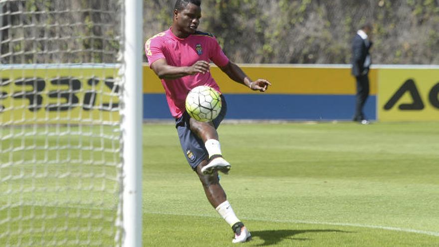 Wakaso Mubarak durante una sesión de entrenamiento con la UD Las Palmas en Barranco Seco