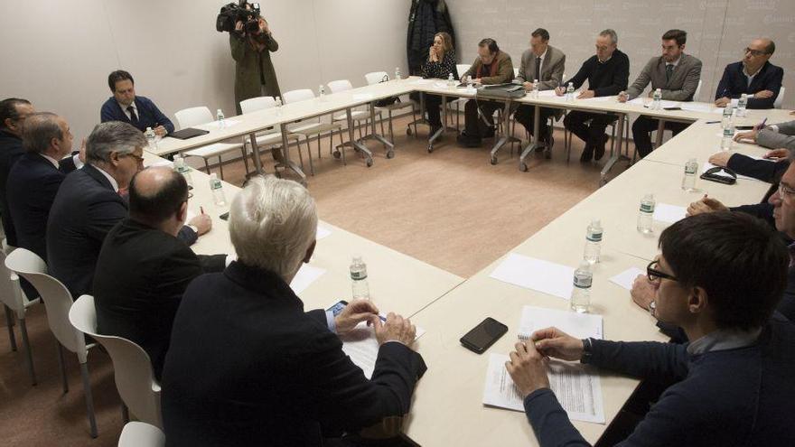Reunión de Zamora 10 con los representantes políticos.