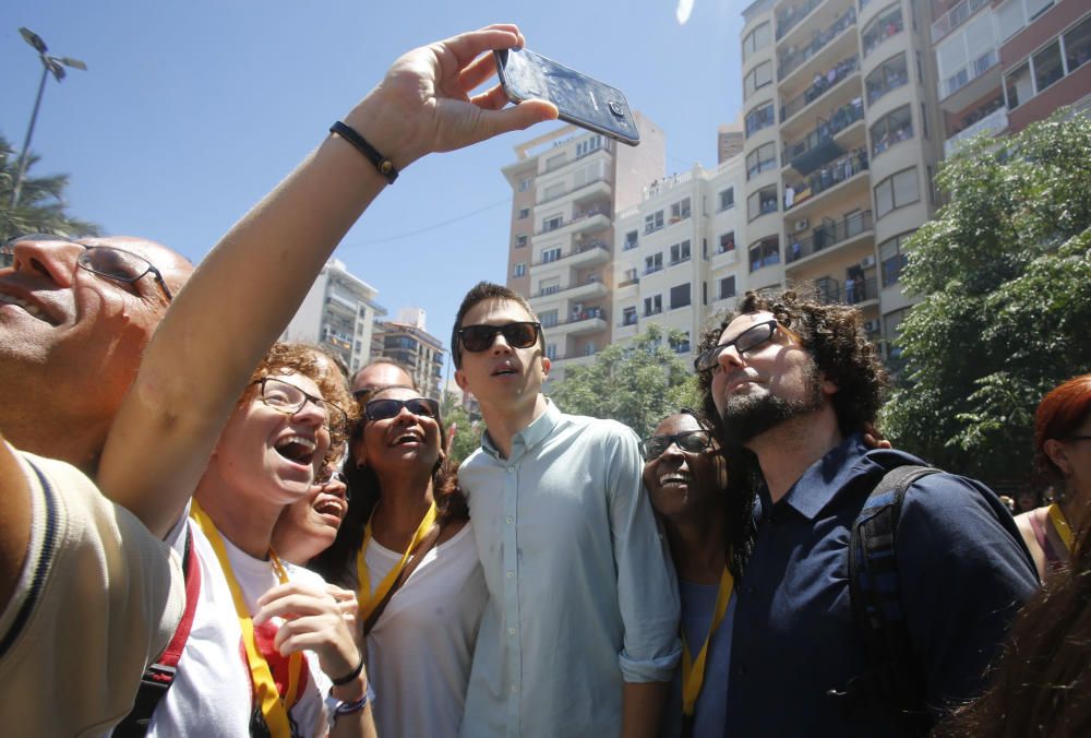 Marisol Moreno se hace un selfie con Errejón