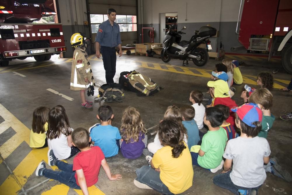 Infants visiten el Parc de Bombers de Manresa