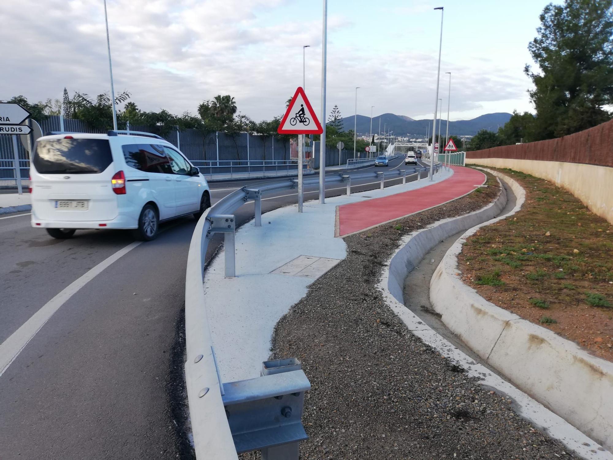 El carril bici más absurdo de Ibiza