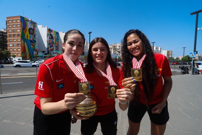 Las jugadoras del Valencia Basket de la selección sub20 llegan a València