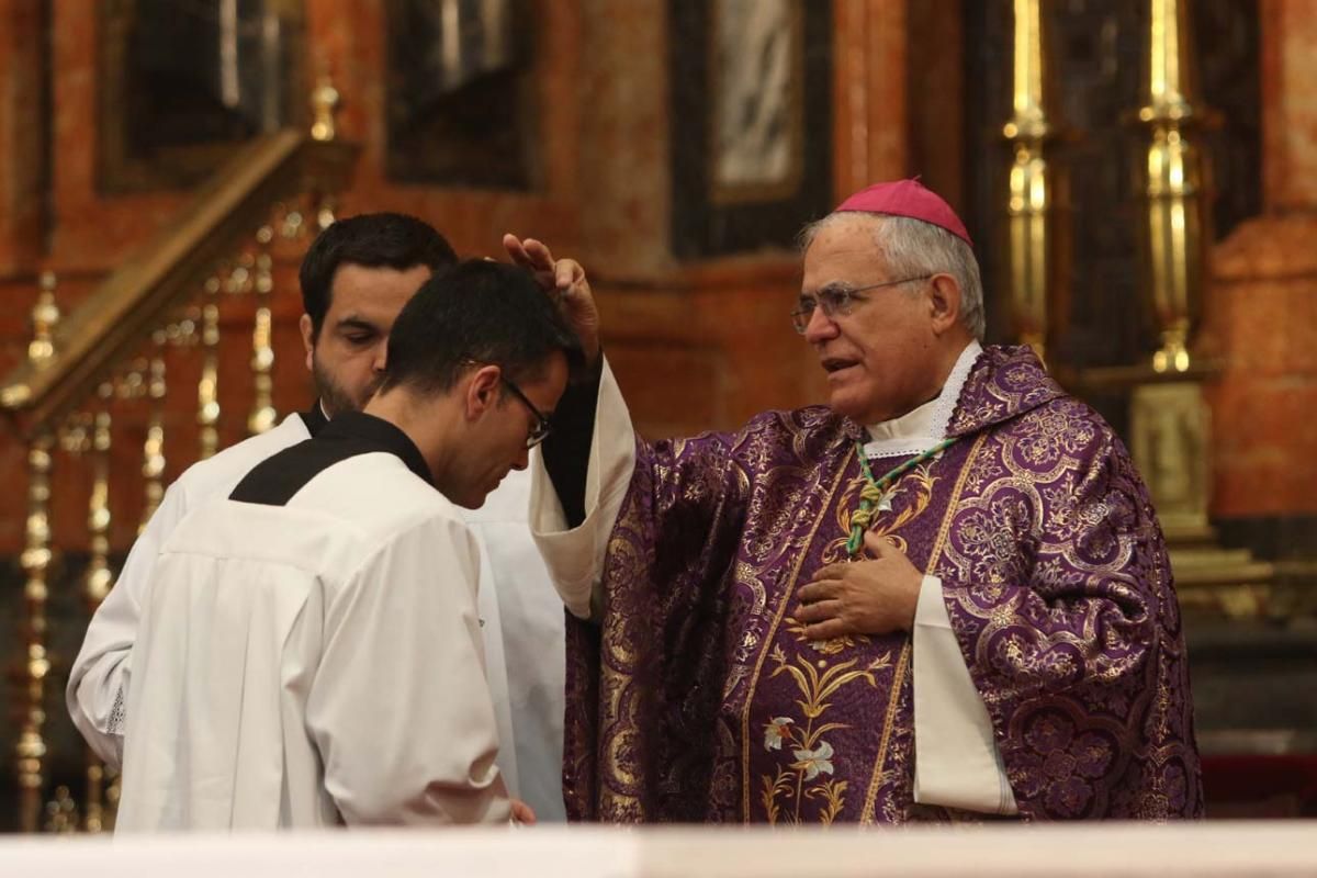 Con la imposición de cenizas arranca la Cuaresma