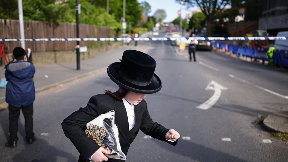 Atacan con un cuchillo una sinagoga de Londres