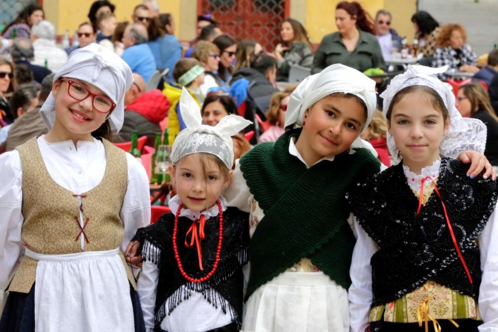 Fiesta de los Güevos Pintos en la Pola