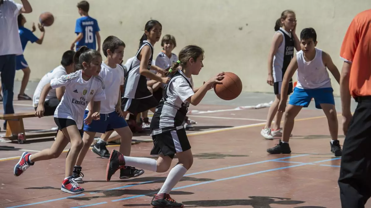 Más de 15.000 escolares participan en las actividades de la Fundación Deportiva Municipal