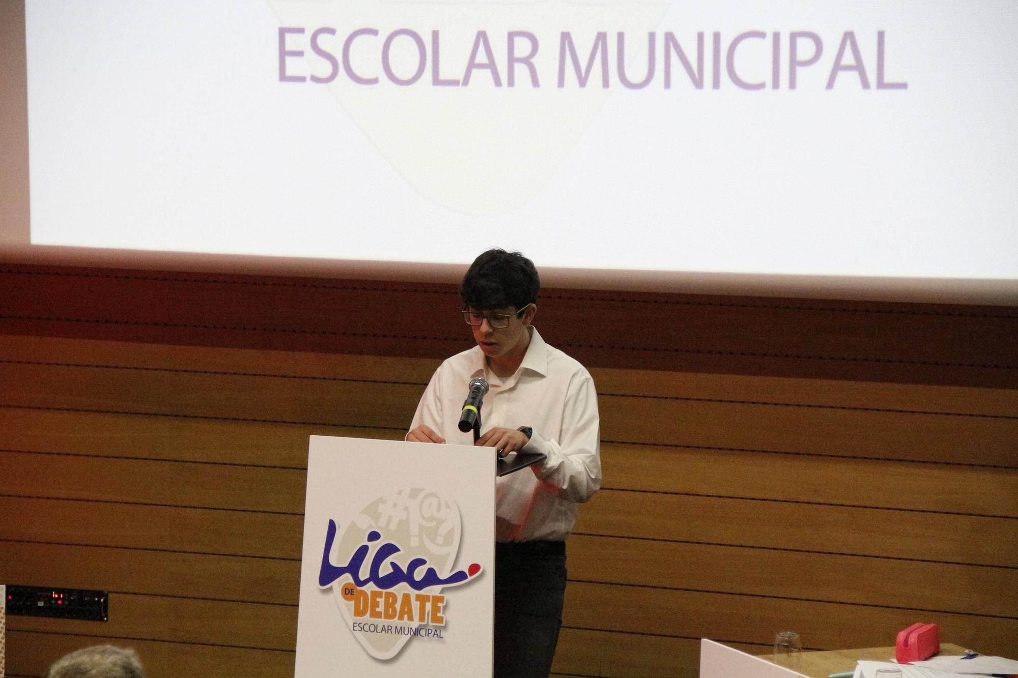 La semifinal de la Liga de Debate Escolar Municipal de Gijón, en imágenes