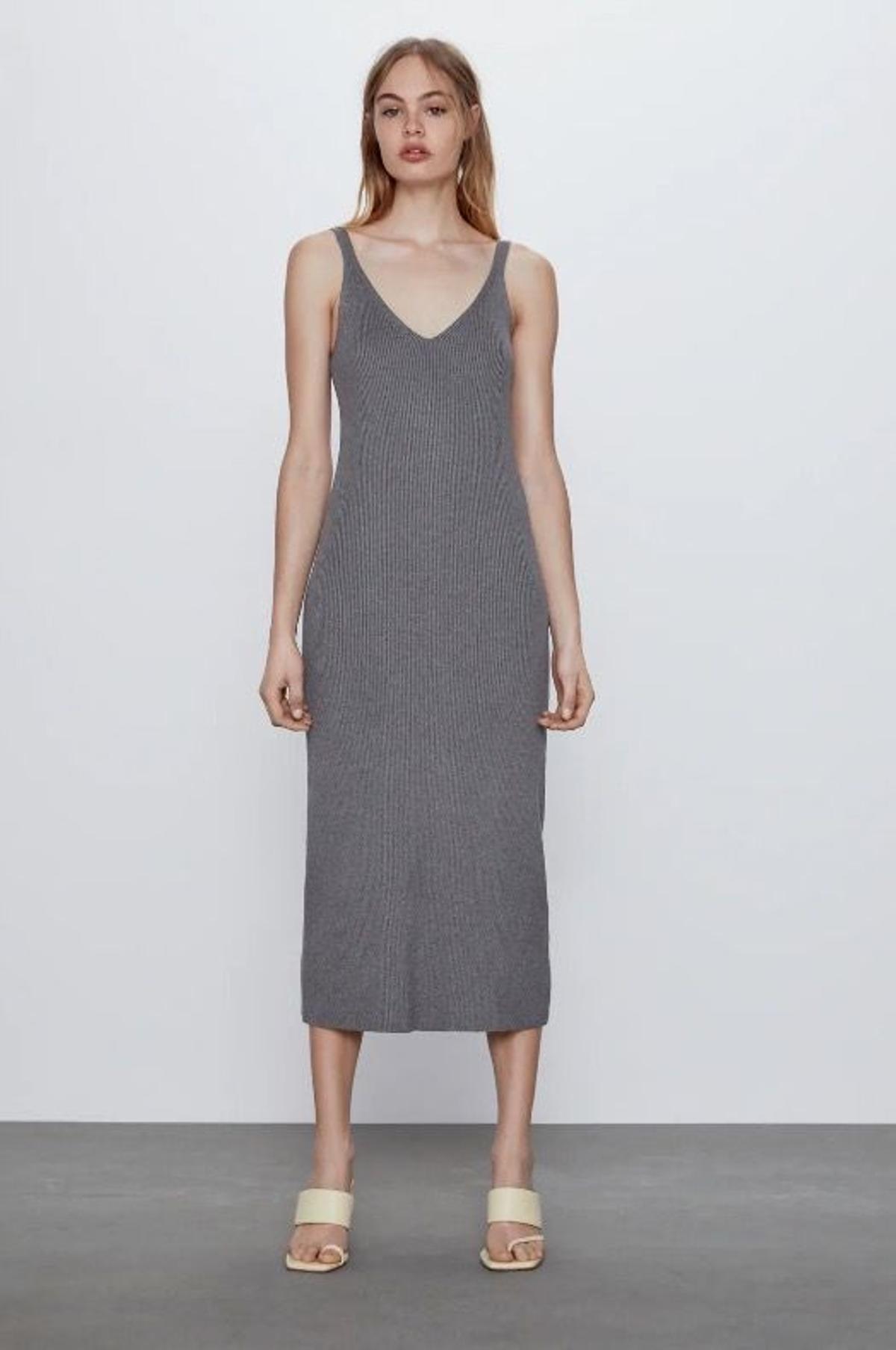 Vestido midi de canalé, de Zara