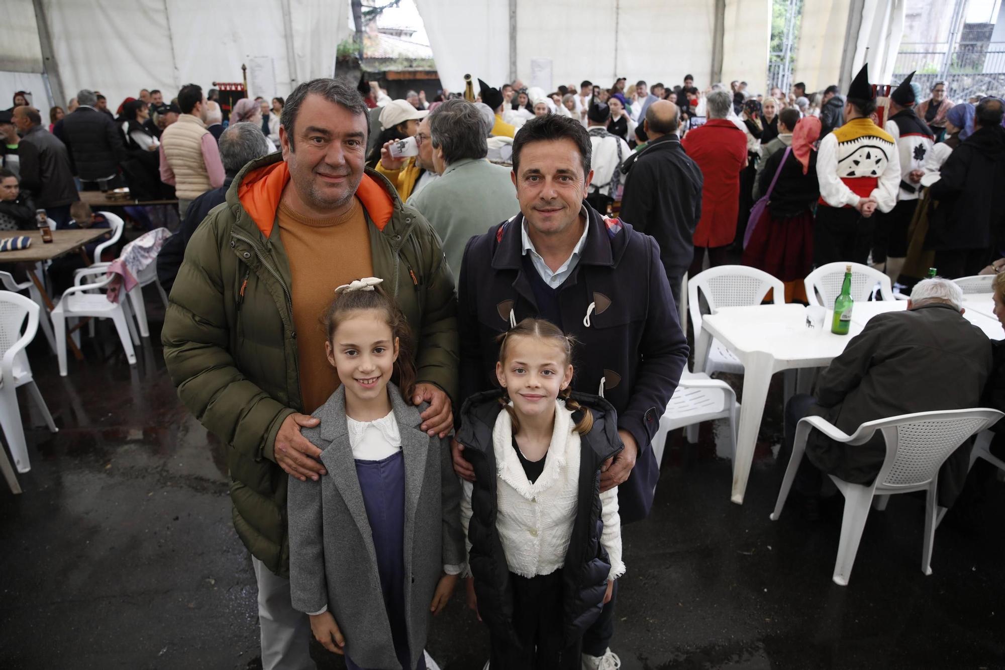 En imágenes: Así fueron las misas y procesiones suspendidas por la lluvia en Cenero y Jove