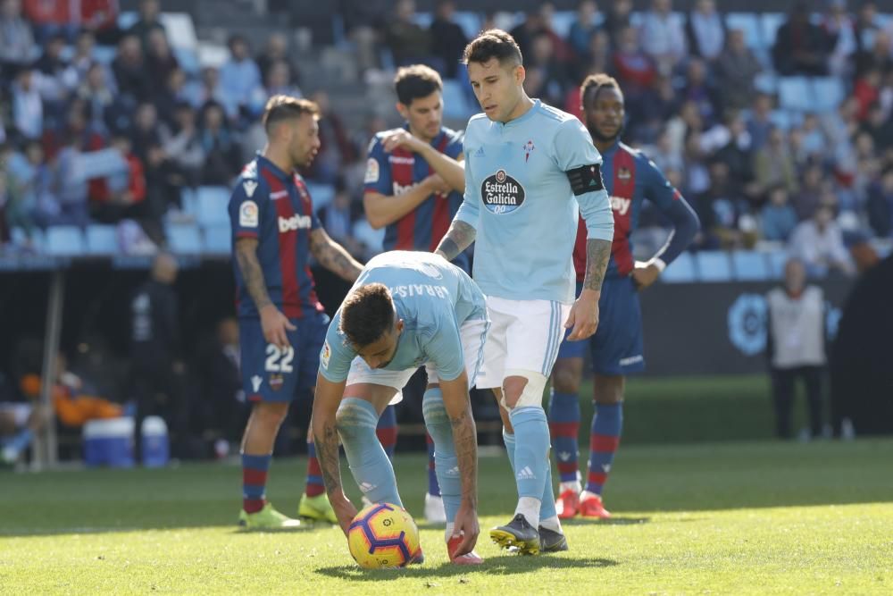 El Celta - Levante, en imágenes. // M.G. Brea | R. Grobas | EFE