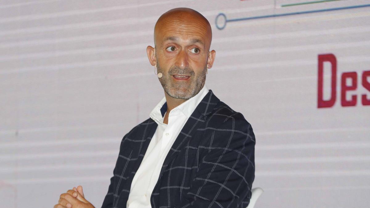El concejal de Promoción Económica de Vilagarcía en un evento.