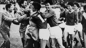 Los norcoreanos celebran su sorprendente victoria ante Italia en 1966