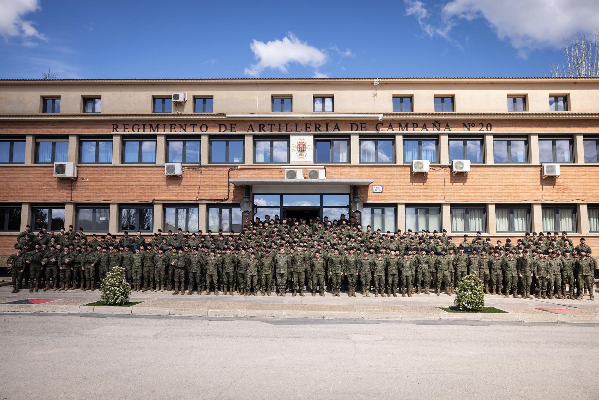 Felipe VI visita la brigada Aragón I en Zaragoza