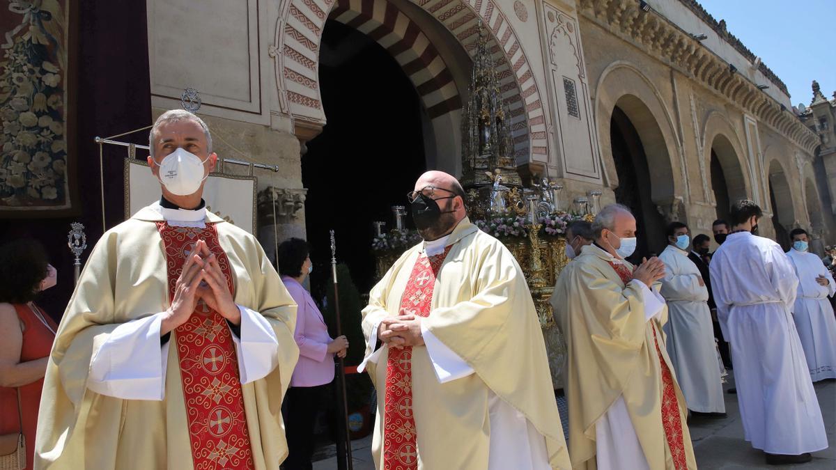 El Patio de los Naranjos acoge la procesión del Corpus Christi