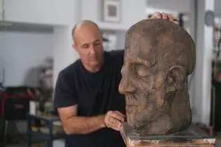 Investigador de la ULPGC que hace esculturas en madera