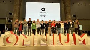 La cúpula de Òmnium Cultural, durante la asamblea general celebrada en Barcelona. 