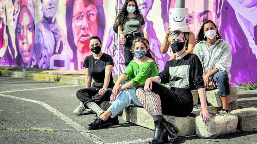 La Laguna acoge el mural feminista que veta Madrid