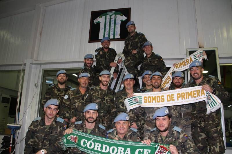FOTOGALERÍA / La Brigada Guzmán el Bueno apoya al Córdoba desde Líbano