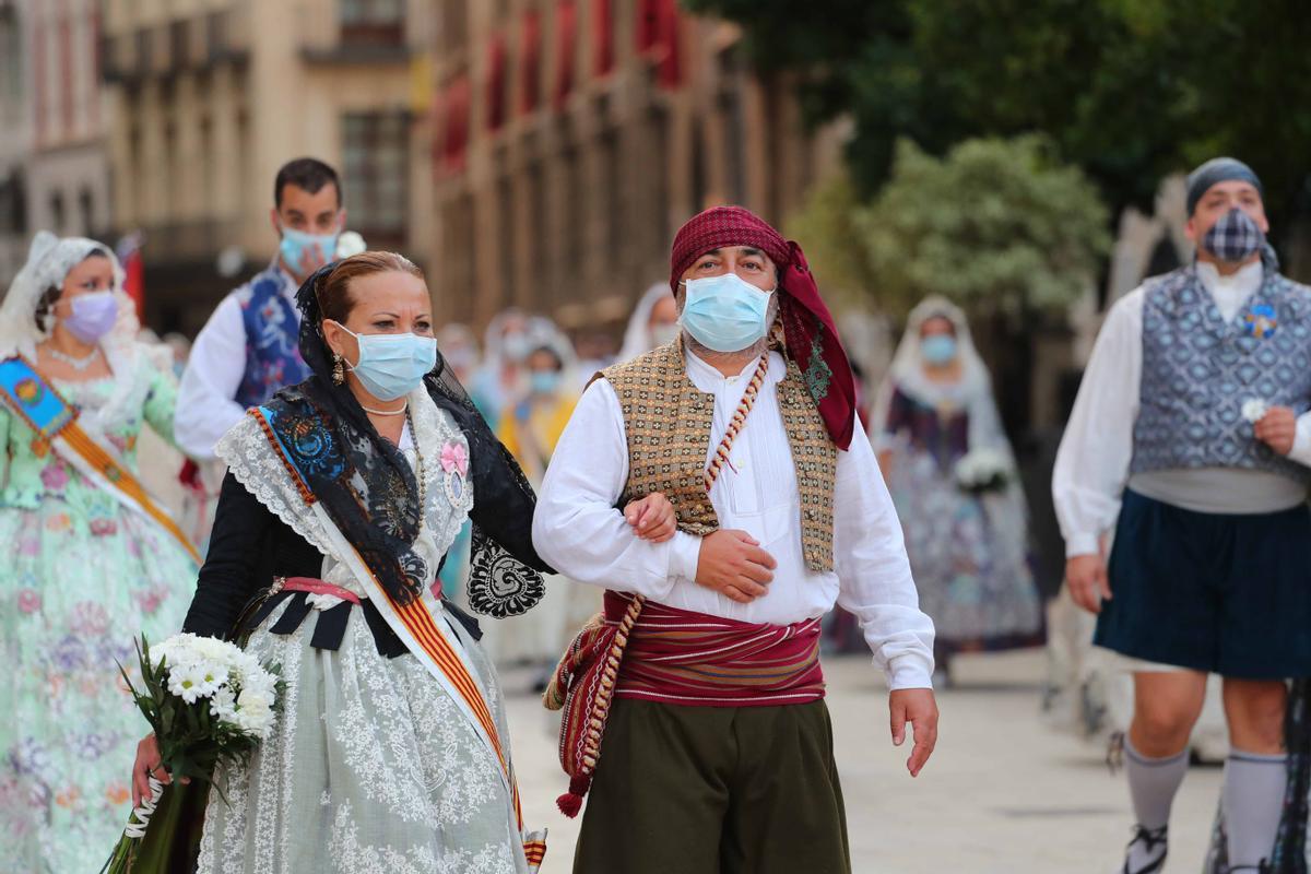 Búscate en el primer día de la ofrenda por la Calle Caballeros de las 20:00 a las 21:00