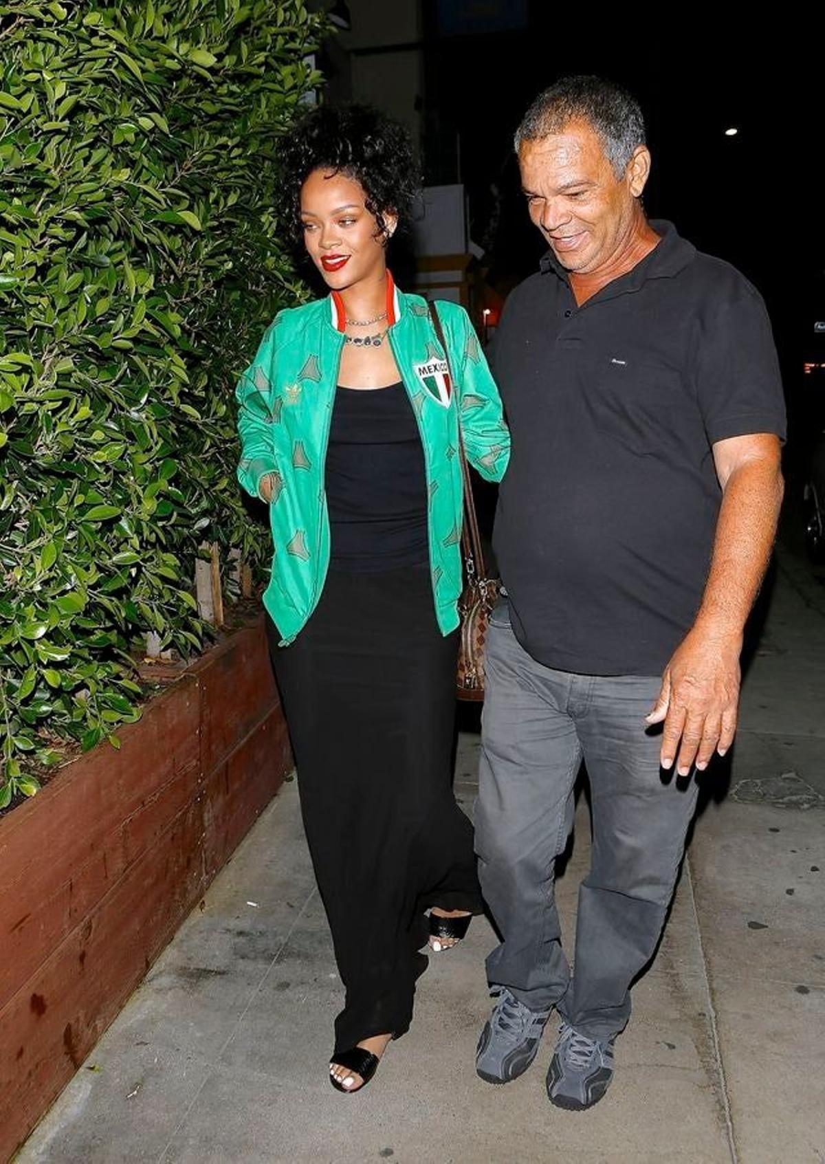 Bappa Rihan Rihanna tiene una cita con su padre - Cuore