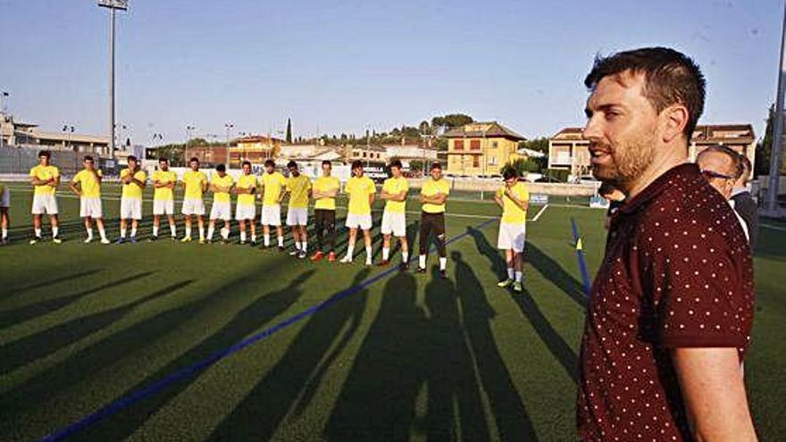 El president Pau Teixidor, dilluns, el dia que van començar els entrenaments.