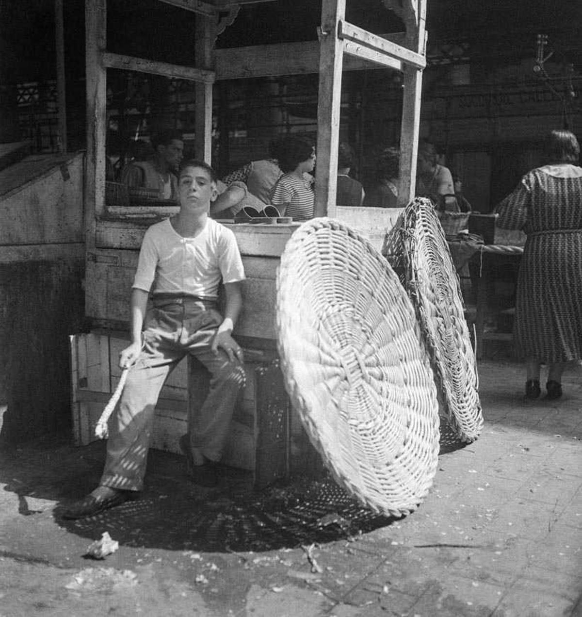 'Joven vendedor en el mercado de la Boquería' (1933).