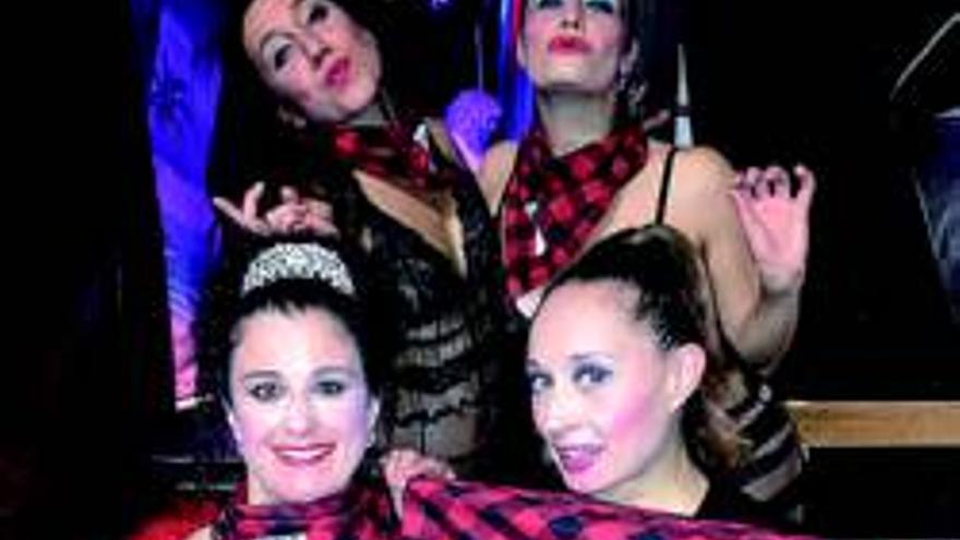 El Plata Cabaret marca lleno y luce cachirulo por el &#039;face&#039;