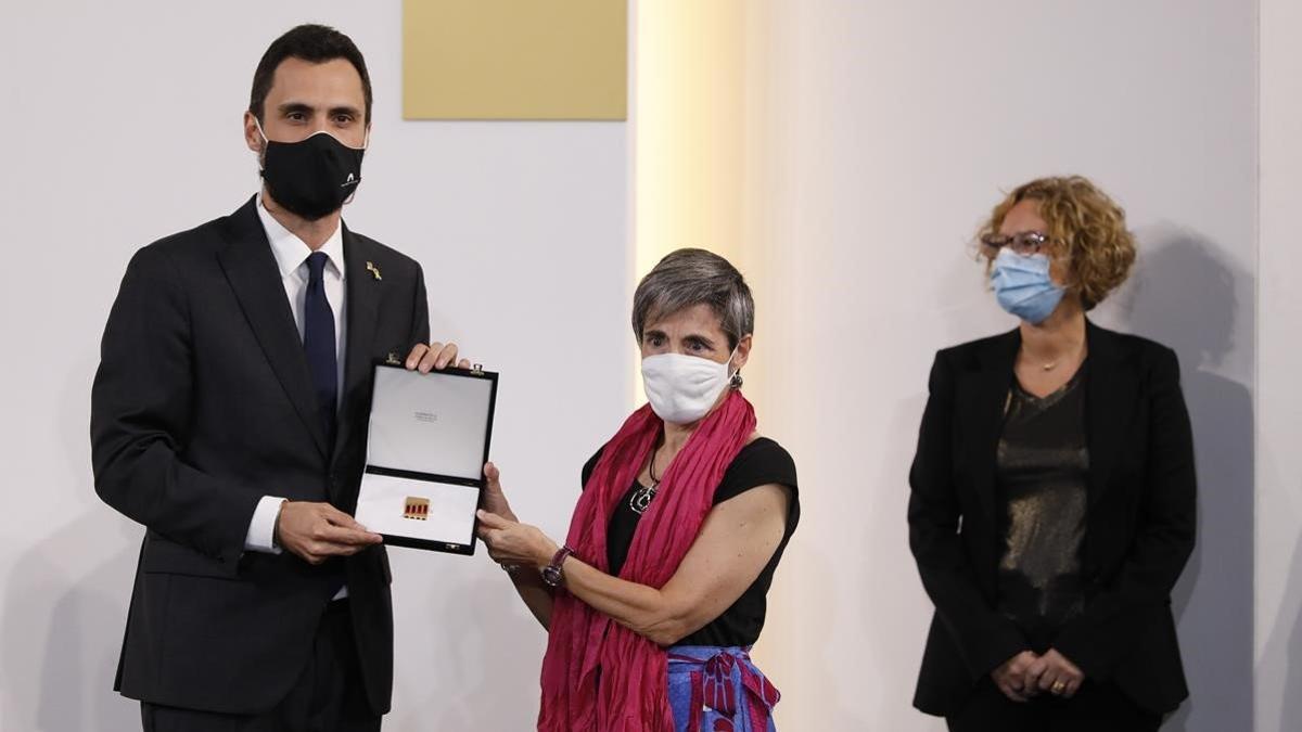 Torrent entrega medalla del Parlament al personal sanitario