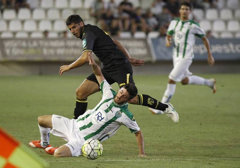 El Córdoba CF vence en su presentación al Granada