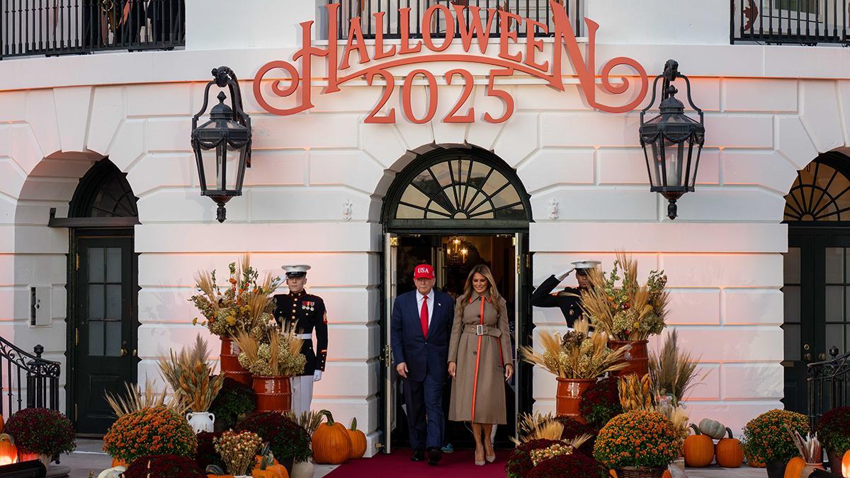 Trump celebra Halloween en la Casa Blanca tras regresar de su gira asiática
