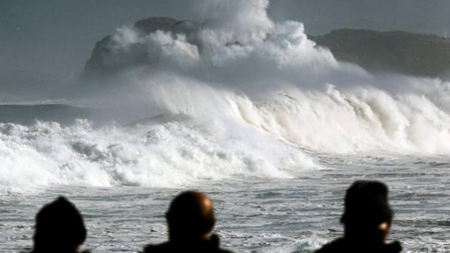 El temporal arrasa las costas del norte de España