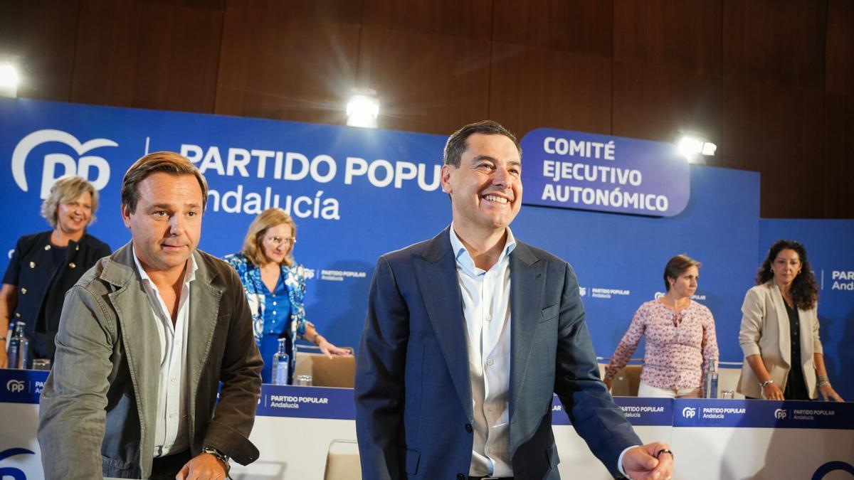 Juanma Moreno obvia su pacto con Vox y abre pre campaña con un mensaje a  socialistas avergonzados :  El PSOE sólo se recuperará si Sánchez se va 