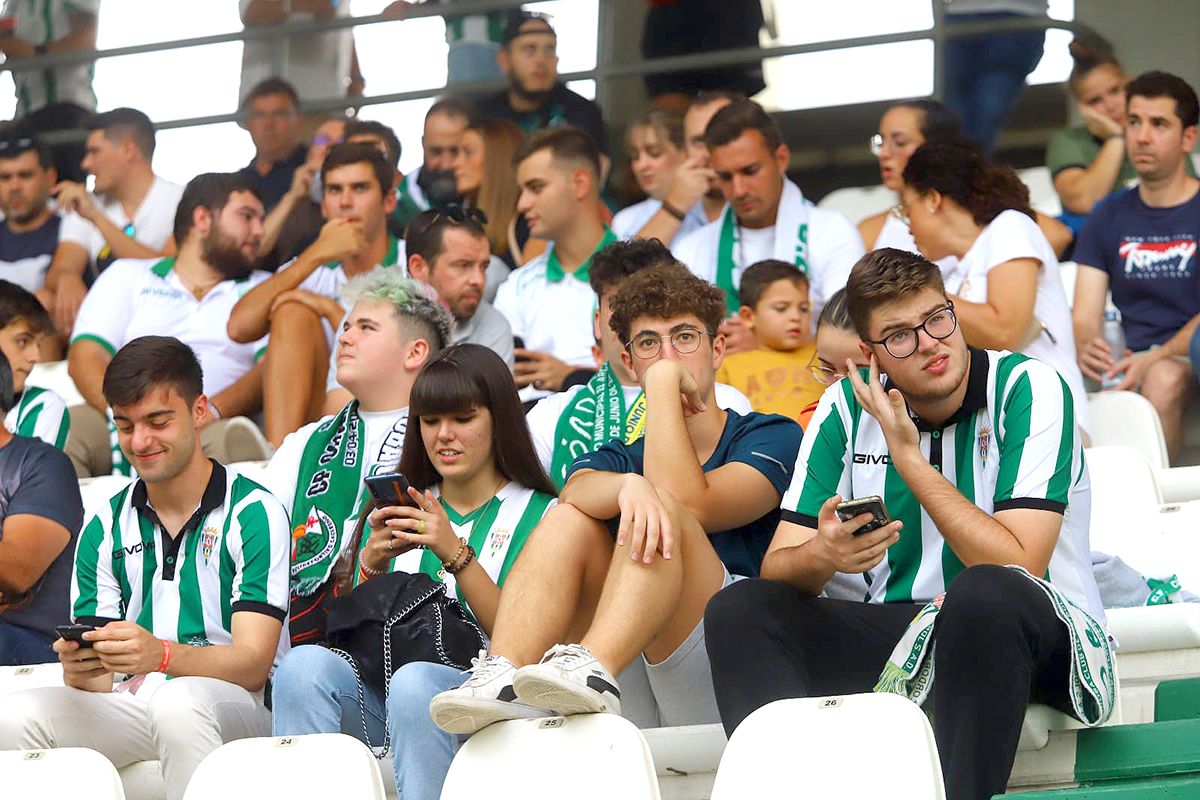 Las imágenes de la afición del Córdoba CF - Sanse