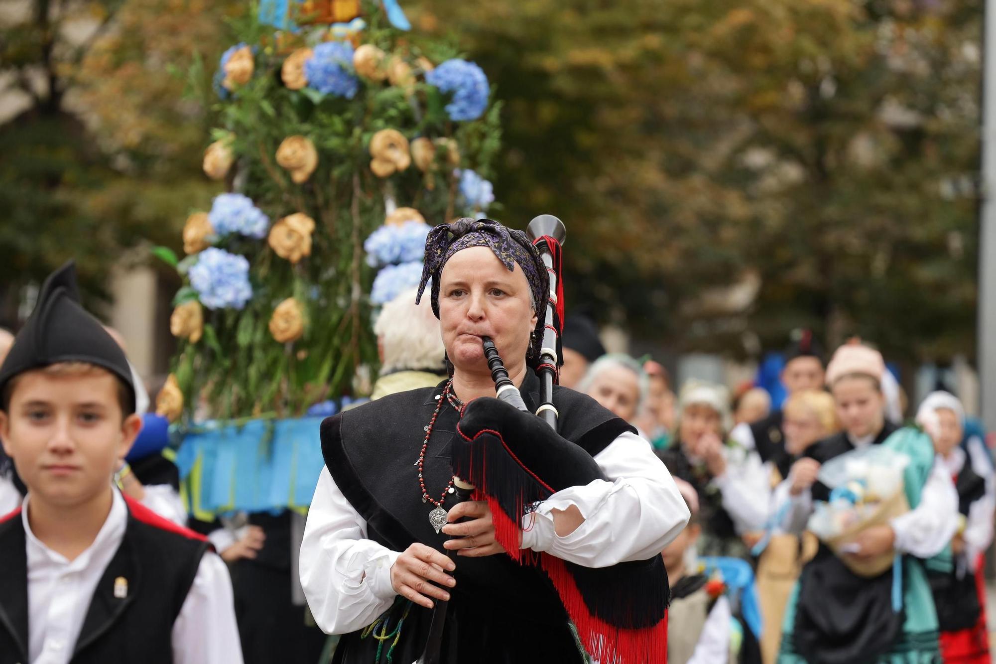 La Ofrenda de Frutos brilla un año más por el centro de Zaragoza