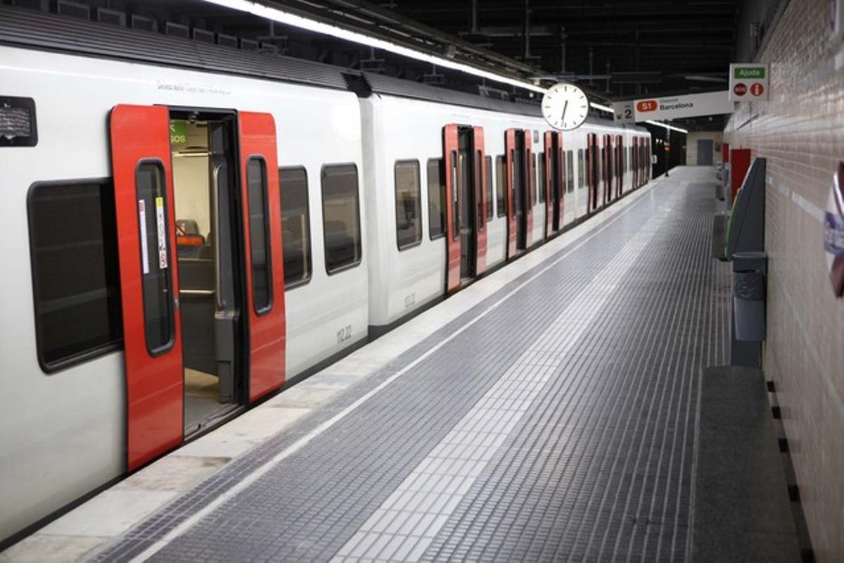 Un comboi de Ferrocarrils de la Generalitat de Catalunya. Un comboi de Ferrocarrils de la Generalitat de Catalunya.