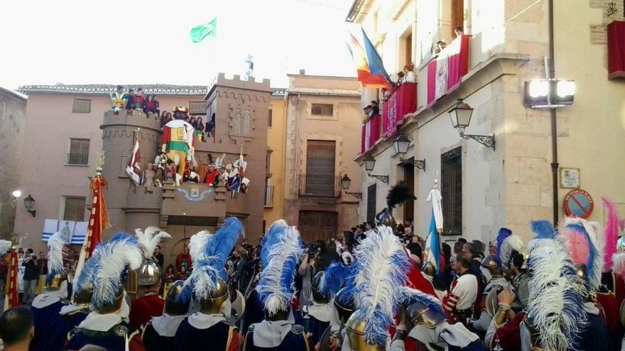 Las huestes de la cruz reconquistan Biar