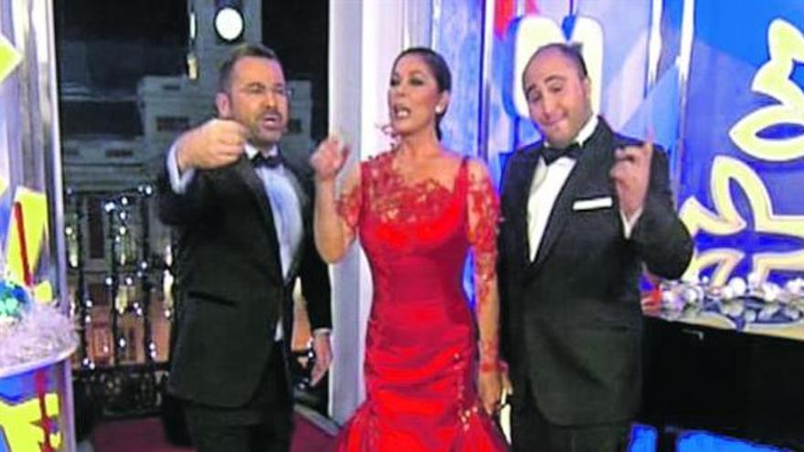 Jorge Javier Vázquez, Isabel Pantoja y Kiko Rivera, en una imagen tomada de la televisión.