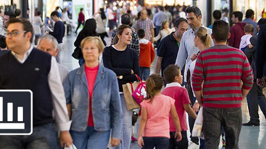 Más españoles y menos extranjeros en el padrón