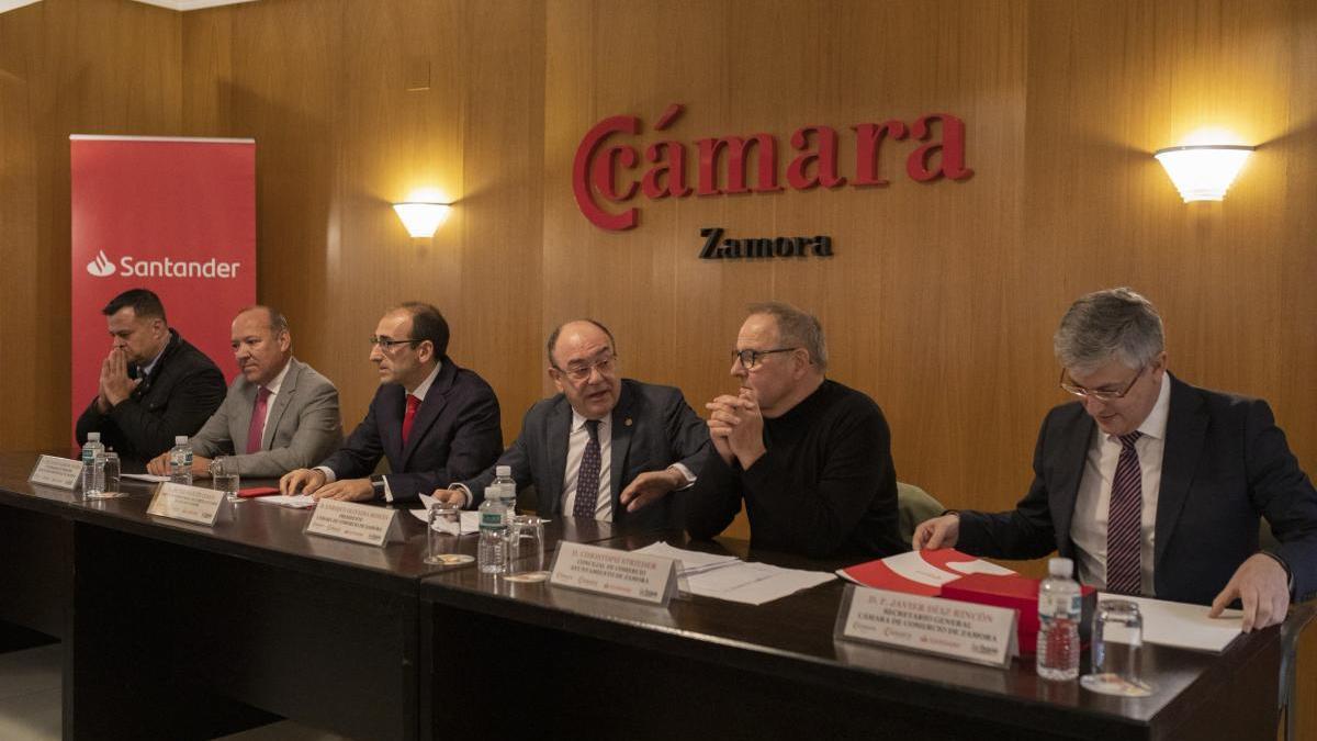 Reunión en la Cámara de Comercio.