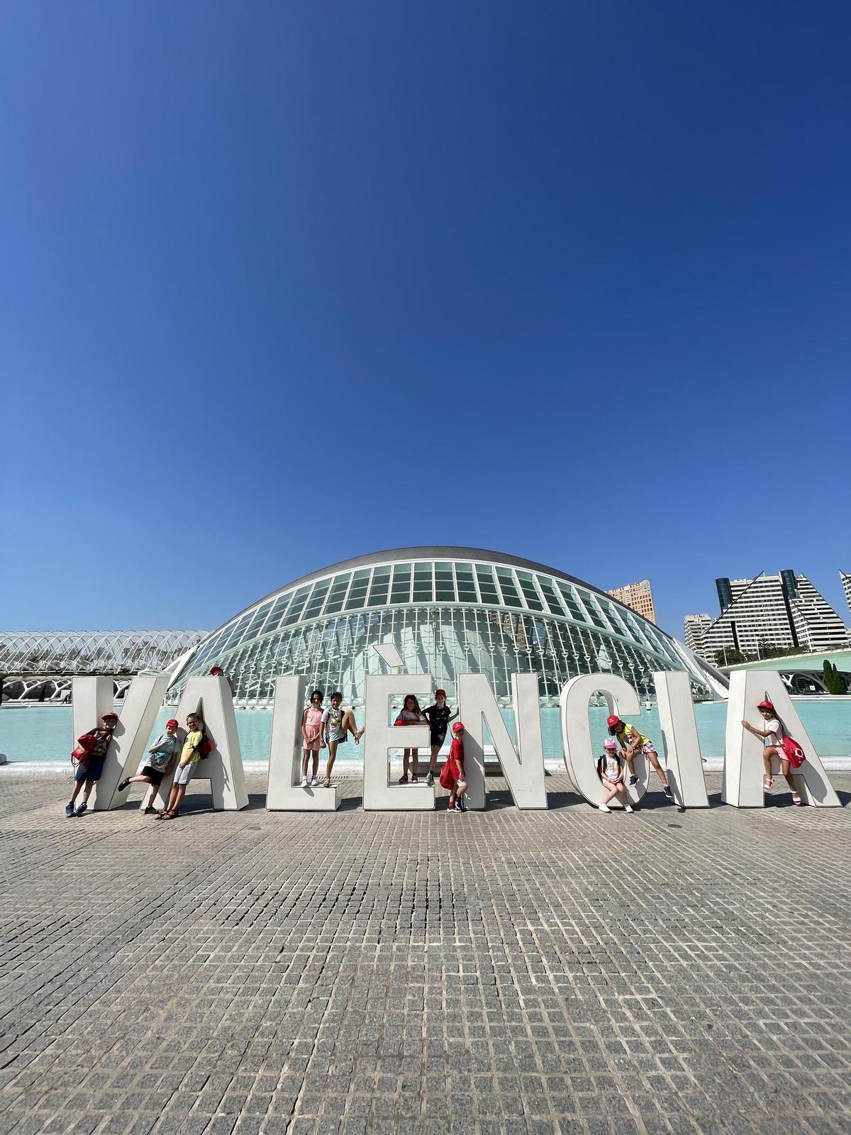 Los más pequeños, durante una visita a la Ciudad de las Artes.