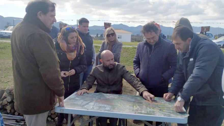 Visita de concejales populares a la Vega de Mestanza