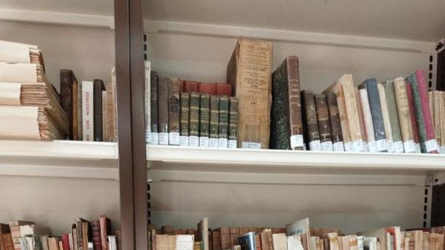 La biblioteca municipal de Pontecesures cataloga más de 1.000 ejemplares