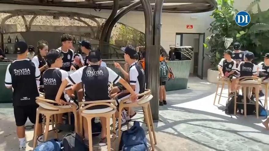 Los niños de la UE Sant Josep y el campus Go Football Academy en el evento de Tomorrowland Store