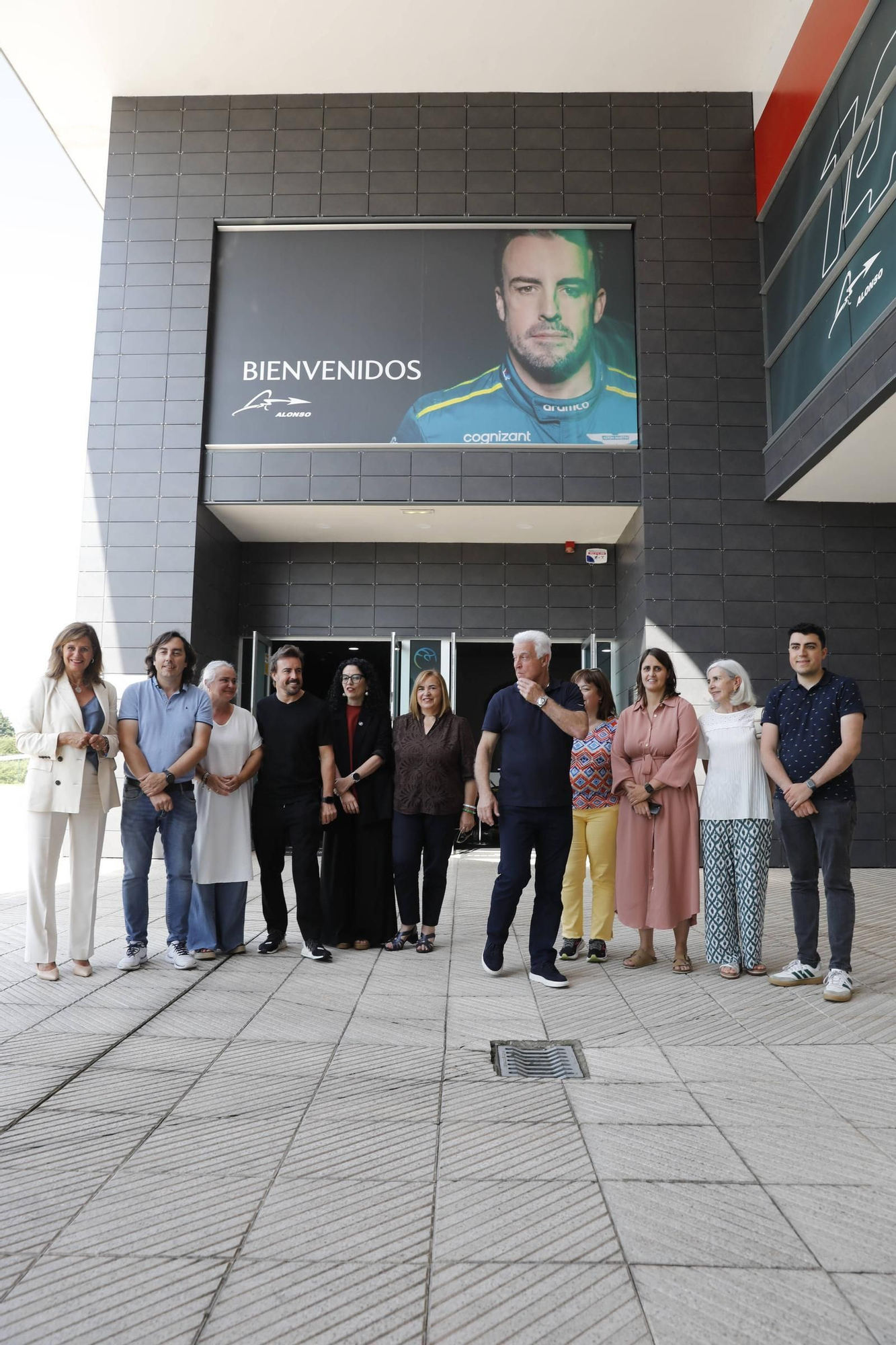El piloto de Fórmula 1 Fernando Alonso presenta su nuevo circuito indoor de karting en La Morgal (Llanera)
