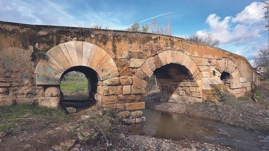 Estado en el que se encuentra el puente romano sobre el arrollo Pedroche. Se piensa que estaba en el trazado de la ‘Vía ad Emeritam’ que unía Córdoba con Mérida.